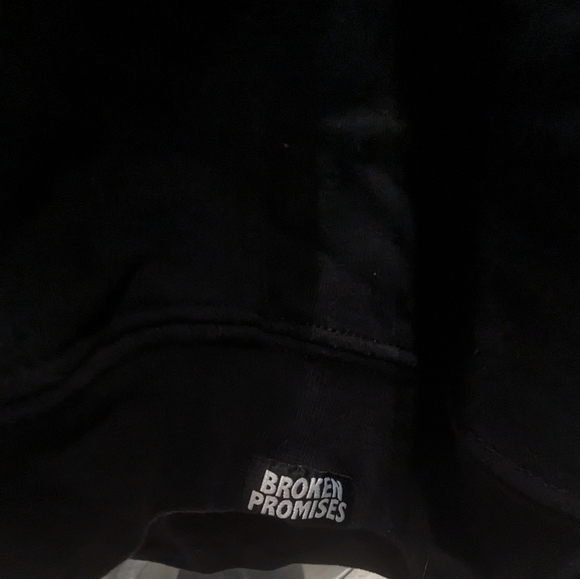 Broken promises hoodie - Picture 4 of 6